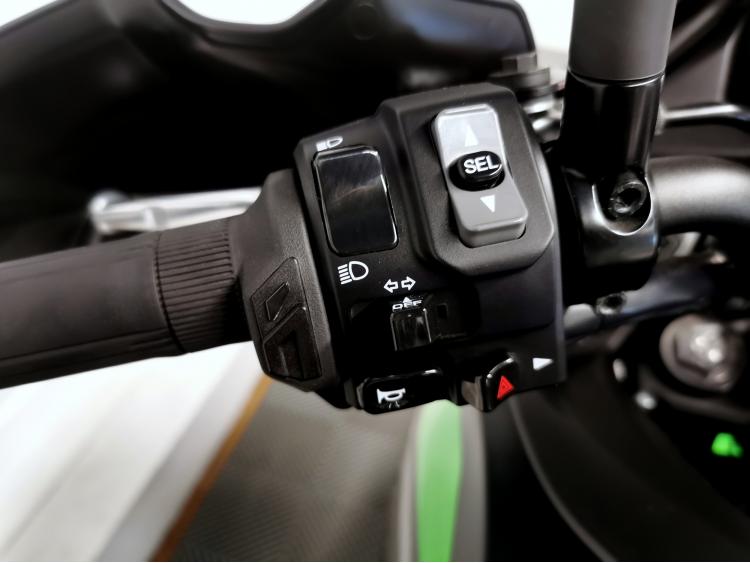 KAWASAKI VERSYS 650 - Eligible au permis A2 - 1ERE MAIN