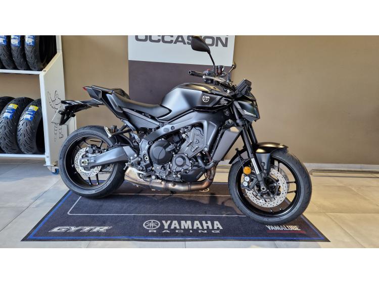 YAMAHA MT-09