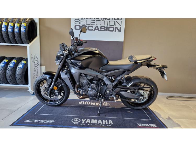 YAMAHA MT-09