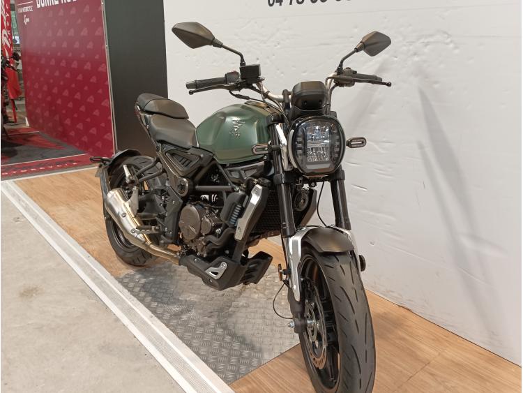 VICTORY 300 AC