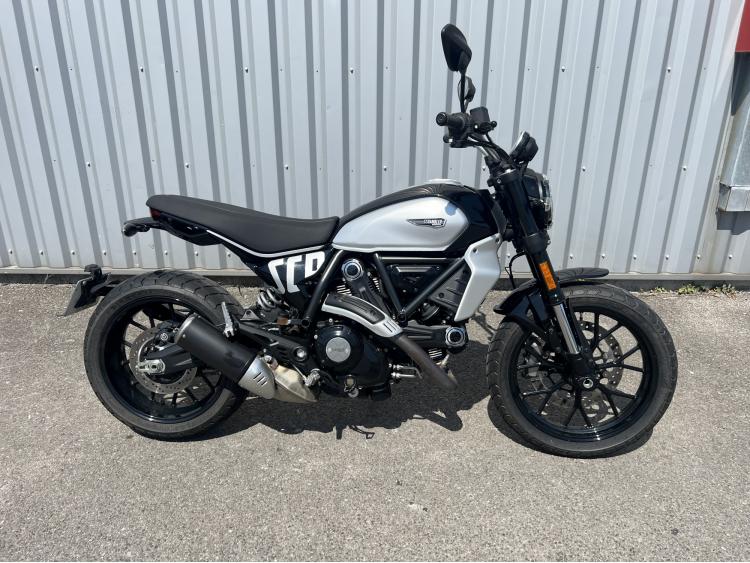 DUCATI SCRAMBLER 800 (A PARTIR DE 124€/MOIS)