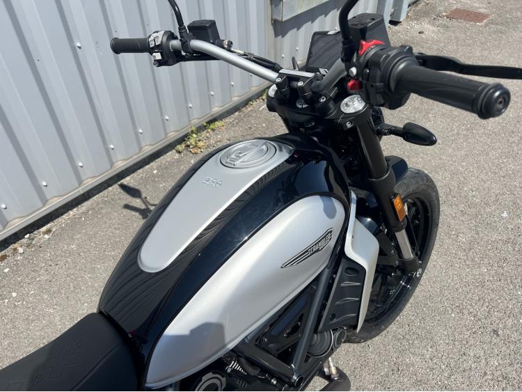DUCATI SCRAMBLER 800 (A PARTIR DE 124€/MOIS)