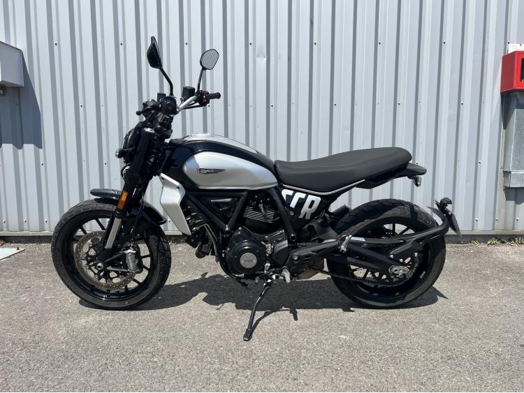 DUCATI SCRAMBLER 800 (A PARTIR DE 124€/MOIS)
