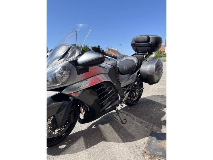KAWASAKI GTR 1400