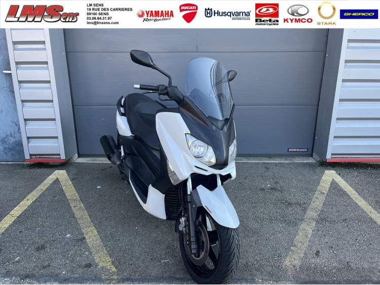 YAMAHA X-MAX 250