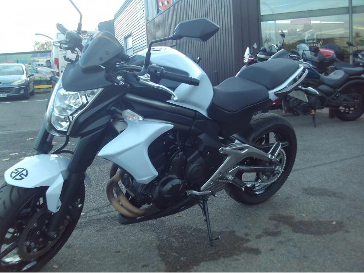 KAWASAKI ER-6 (47.5CV)