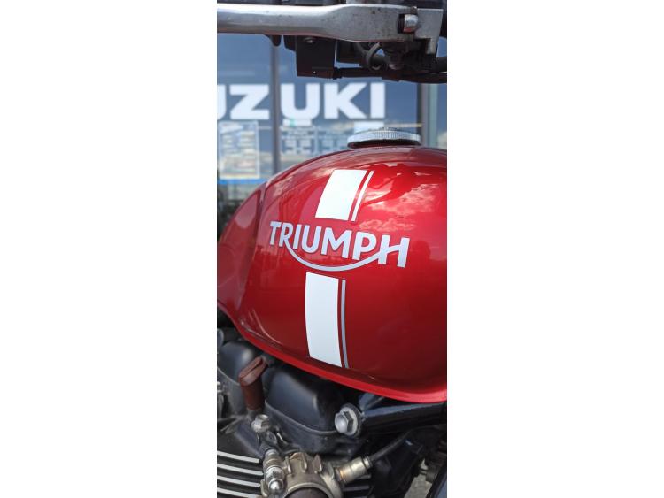 TRIUMPH STREET TWIN  900