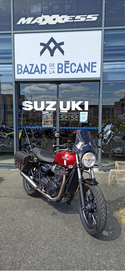 TRIUMPH STREET TWIN  900