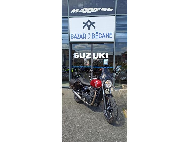TRIUMPH STREET TWIN  900