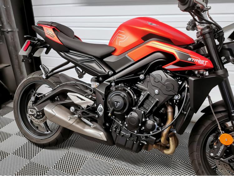 TRIUMPH STREET TRIPLE 765 R - 1ère Main