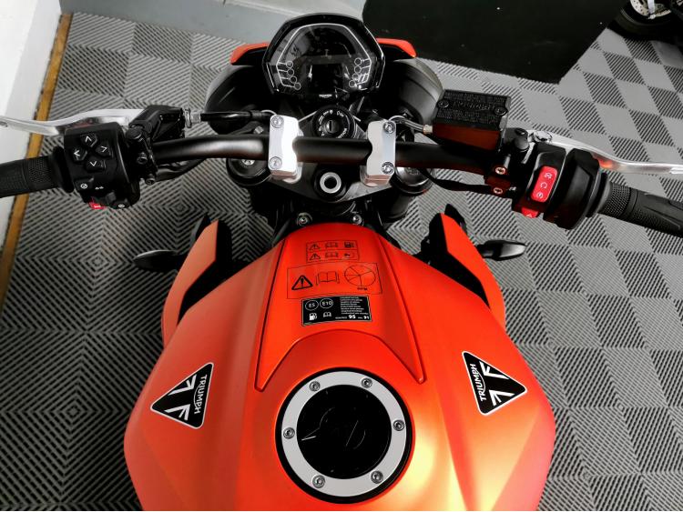 TRIUMPH STREET TRIPLE 765 R - 1ère Main