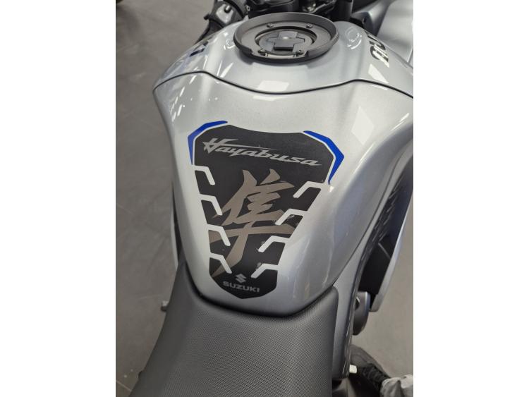 SUZUKI GSX-R 1300 HAYABUSA