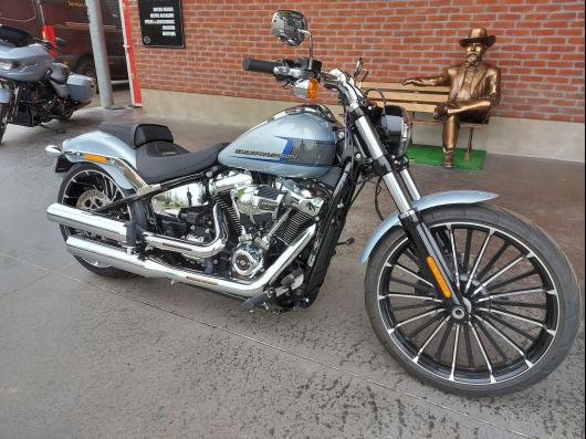 HARLEY-DAVIDSON SOFTAIL BREAKOUT 1923