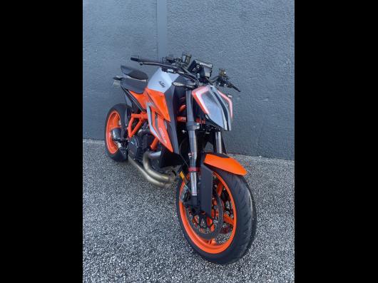 photo-annonce-ktm-1290-super-duke-r_671c9dd6dcbc4466312234.jpg