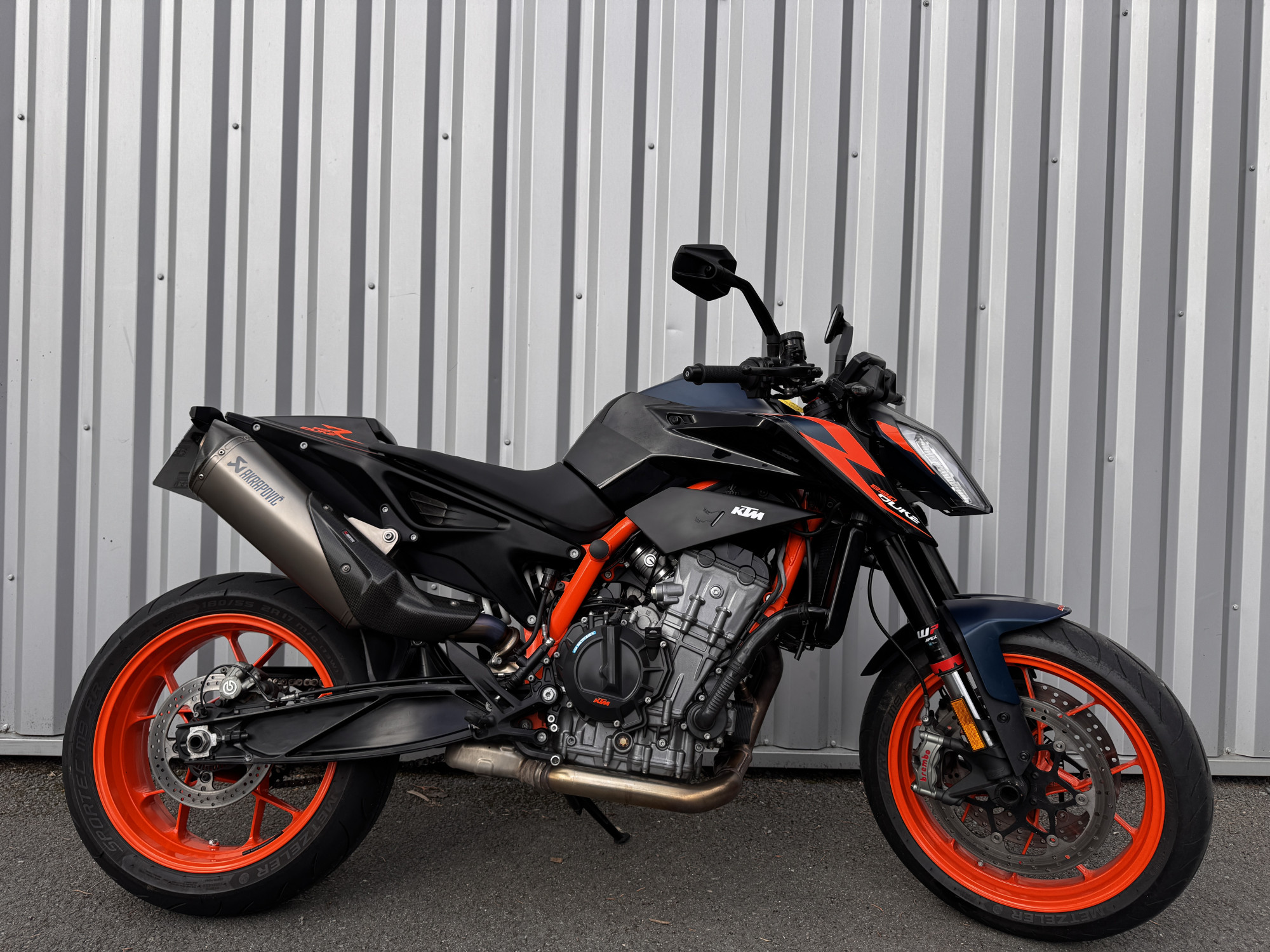 KTM 890 DUKE R