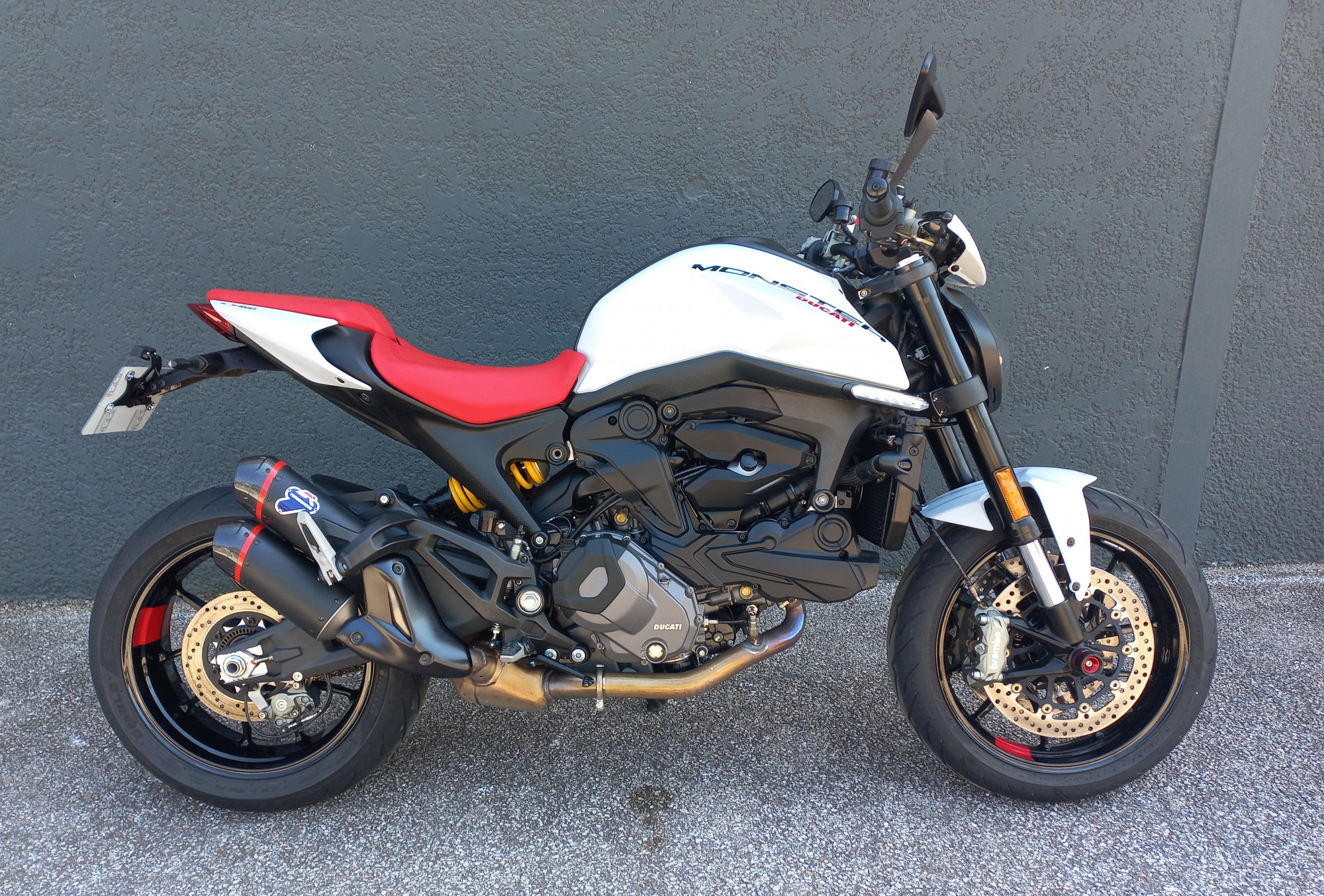 DUCATI MONSTER +
