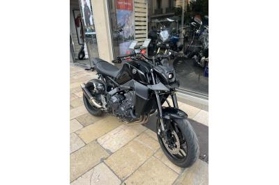 YAMAHA MT-09