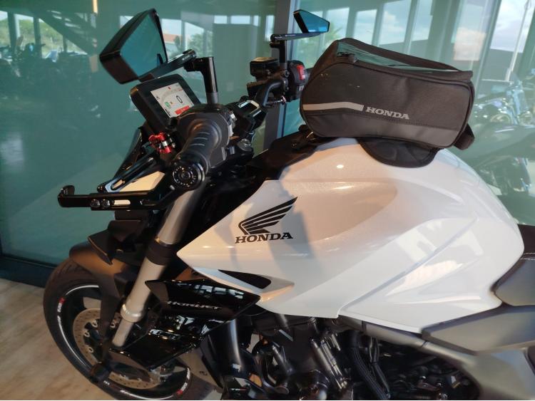 HONDA CB 1000 Hornet - 1er main - Equipée