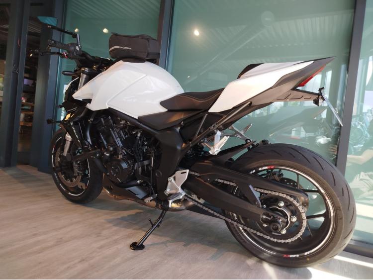 HONDA CB 1000 Hornet - 1er main - Equipée