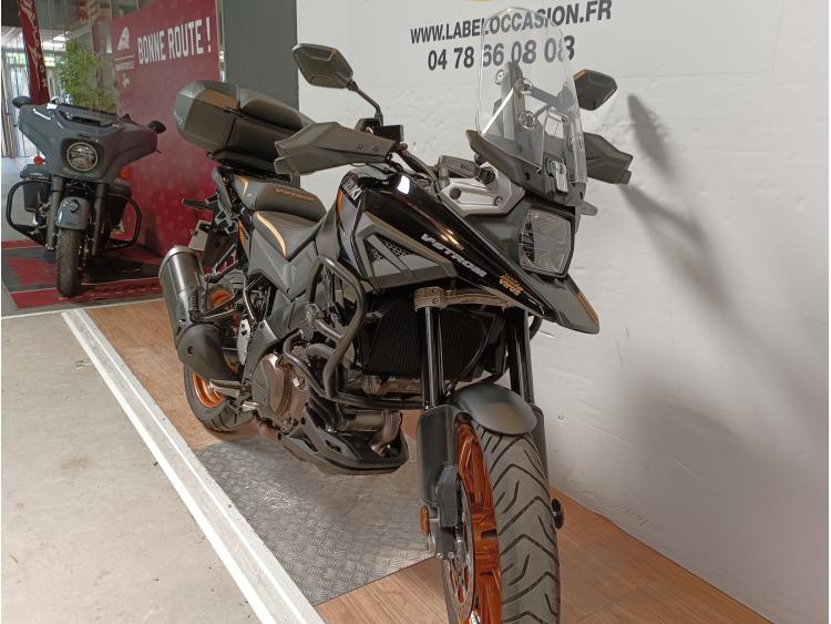 SUZUKI DL 1050 V-STROM 