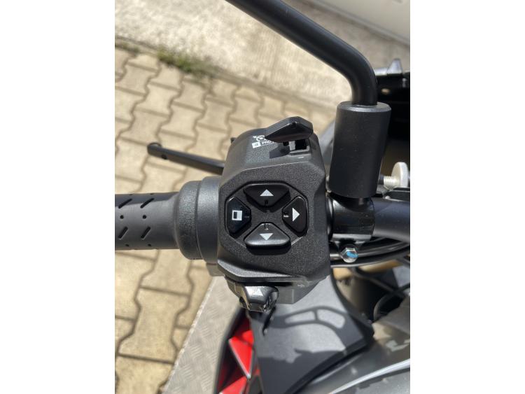 APRILIA TUONO 1100 V4