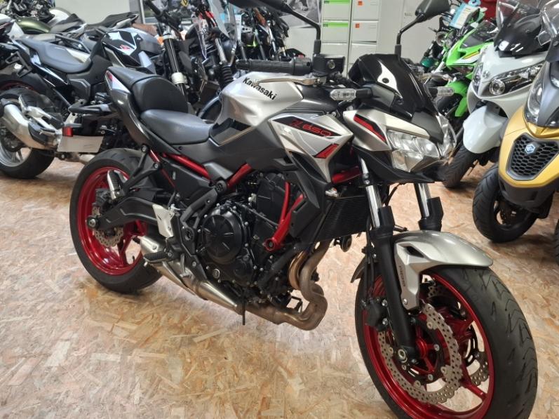 KAWASAKI Z 650 (47.5CV) IDEAL PERMIS A2
