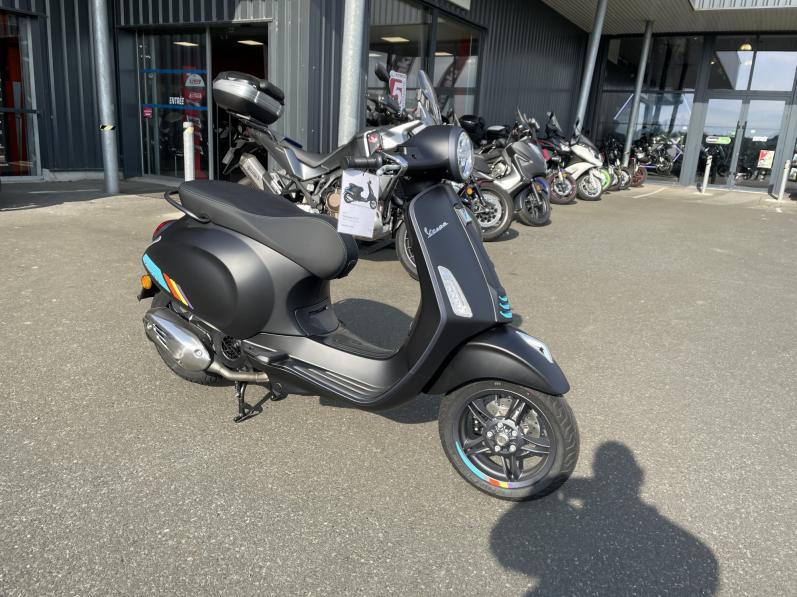 VESPA PRIMAVERA 125 s