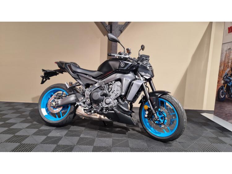 YAMAHA MT-09  Y-AMT 35 kw 184 €/ mois