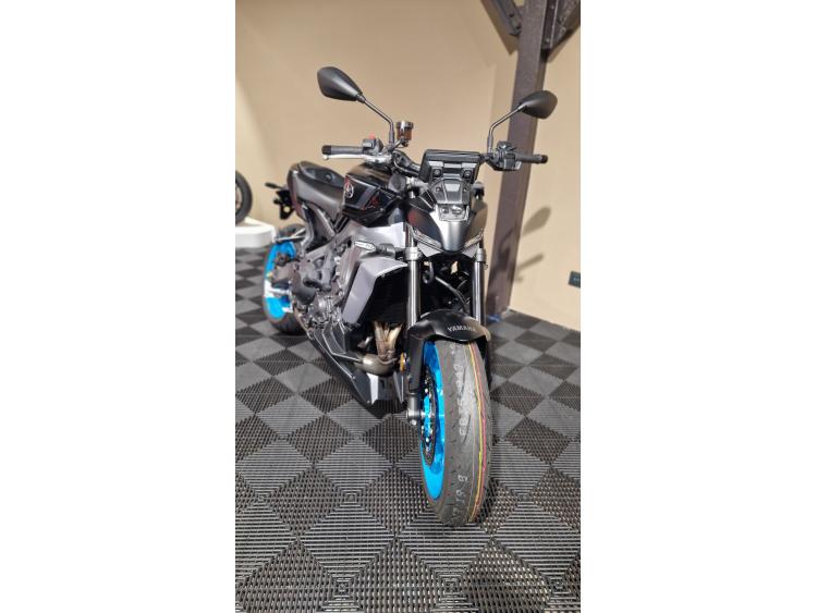 YAMAHA MT-09  Y-AMT 35 kw 184 €/ mois