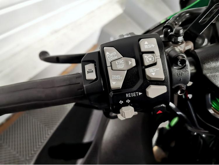 KAWASAKI H2 SX SE - Akrapovic - H2SX