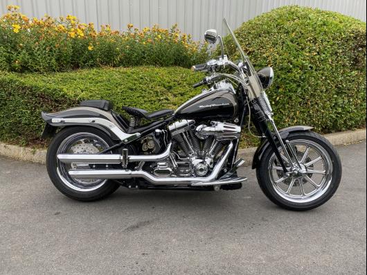 HARLEY-DAVIDSON SOFTAIL SPRINGER 1800 CVO