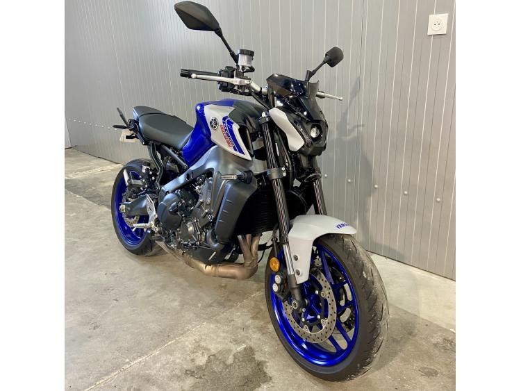 YAMAHA MT-09