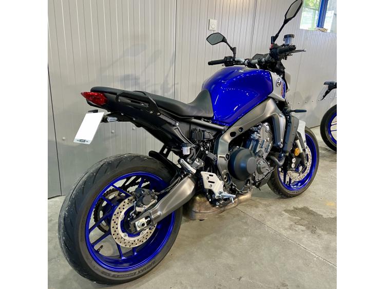 YAMAHA MT-09