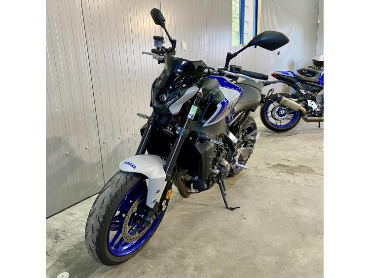 YAMAHA MT-09