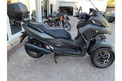 YAMAHA TRICITY 300