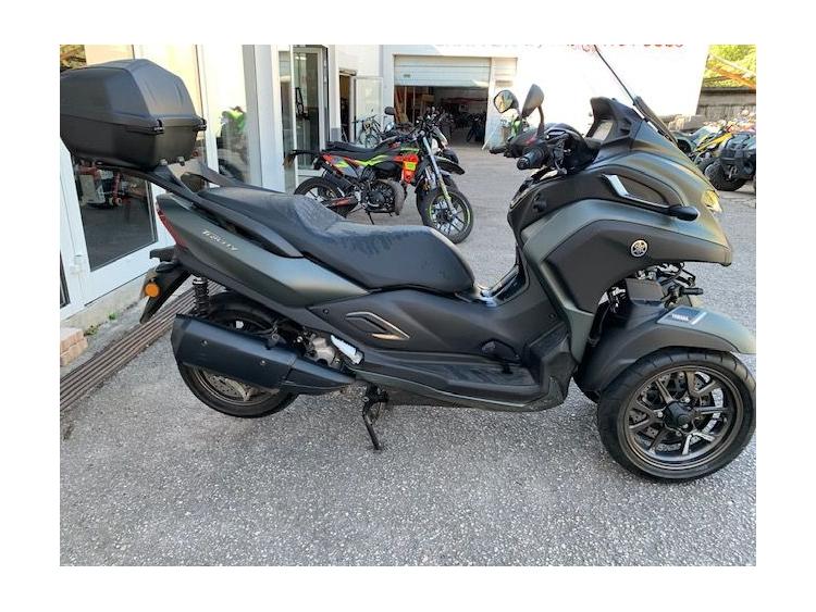 YAMAHA TRICITY 300