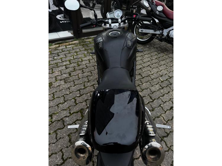 TRIUMPH SPEED TRIPLE 1050