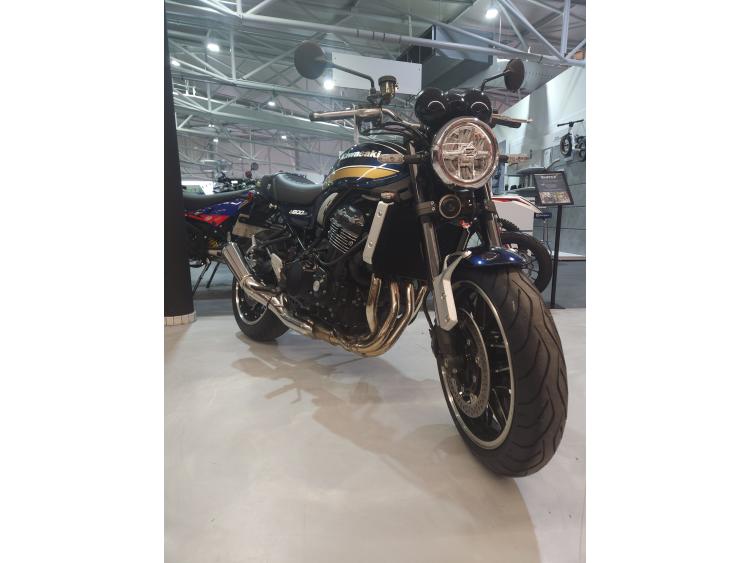 KAWASAKI Z 900 RS