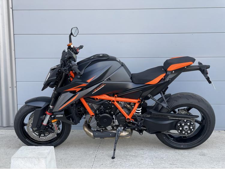 KTM 1390 SUPER DUKE R