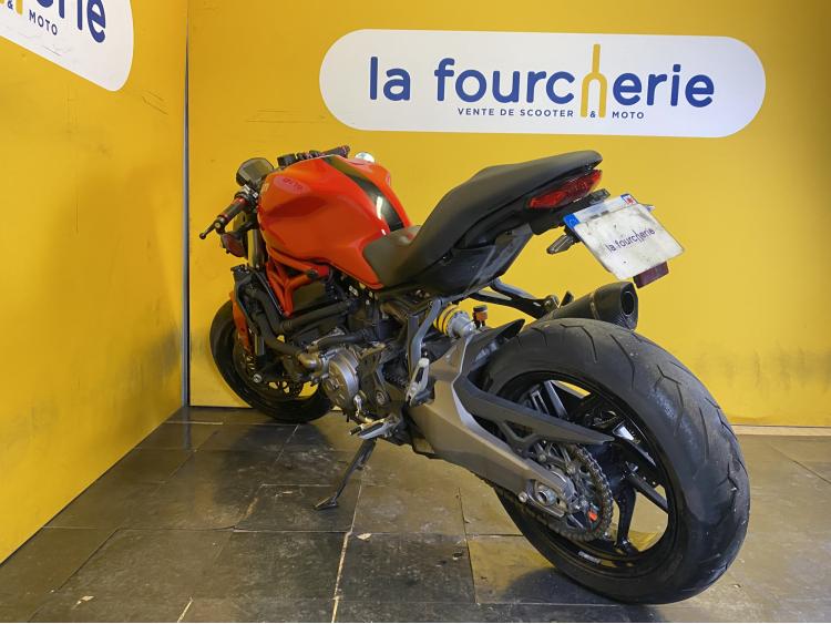 DUCATI MONSTER 821