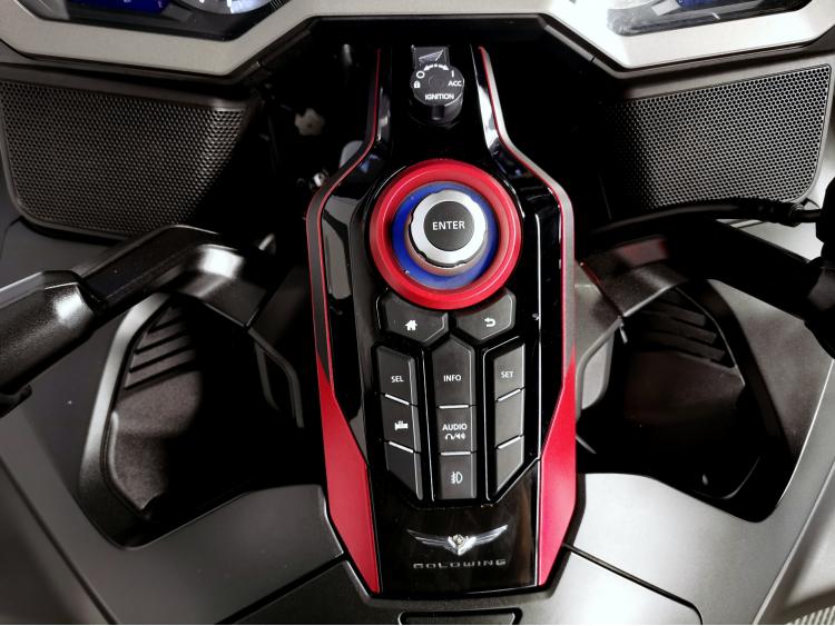 HONDA GL 1800 GOLDWING DCT BAGGER GL1800