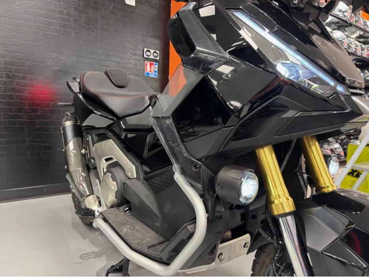 HONDA X-ADV 750 full option