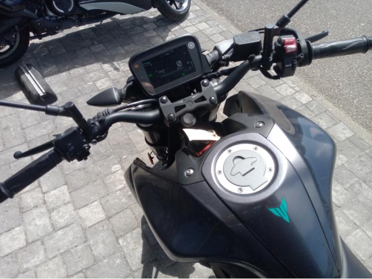 YAMAHA MT-125