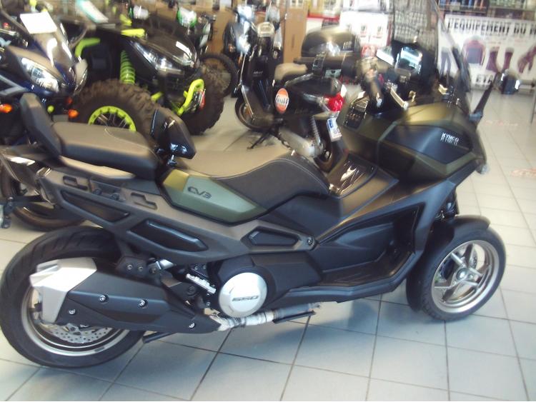 KYMCO CV3 550