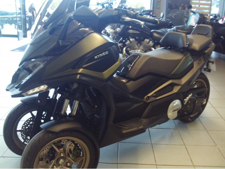 KYMCO CV3 550