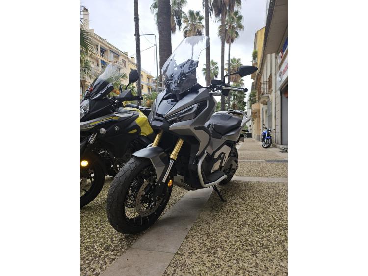 HONDA X-ADV 750