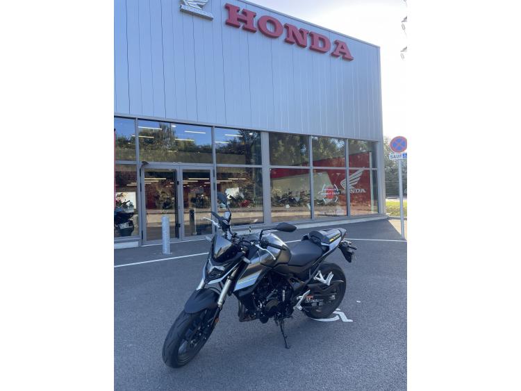 HONDA CB 750 HORNET