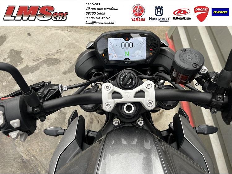TRIUMPH STREET TRIPLE 765 RS
