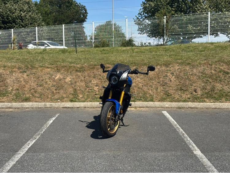 YAMAHA XSR 900