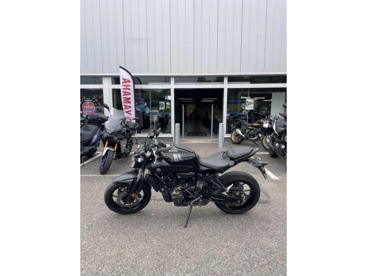 YAMAHA MT-07